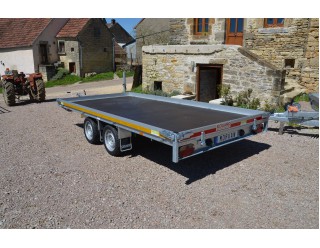 Eduard Plateau multi-usages 406 x 200 nu rampes et treuil PTAC 2700 kg